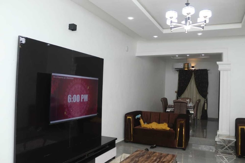 Luxurious 1 Duplex and 3 Flats Apartments, Ugbor Village RD, Benin City Nigeria