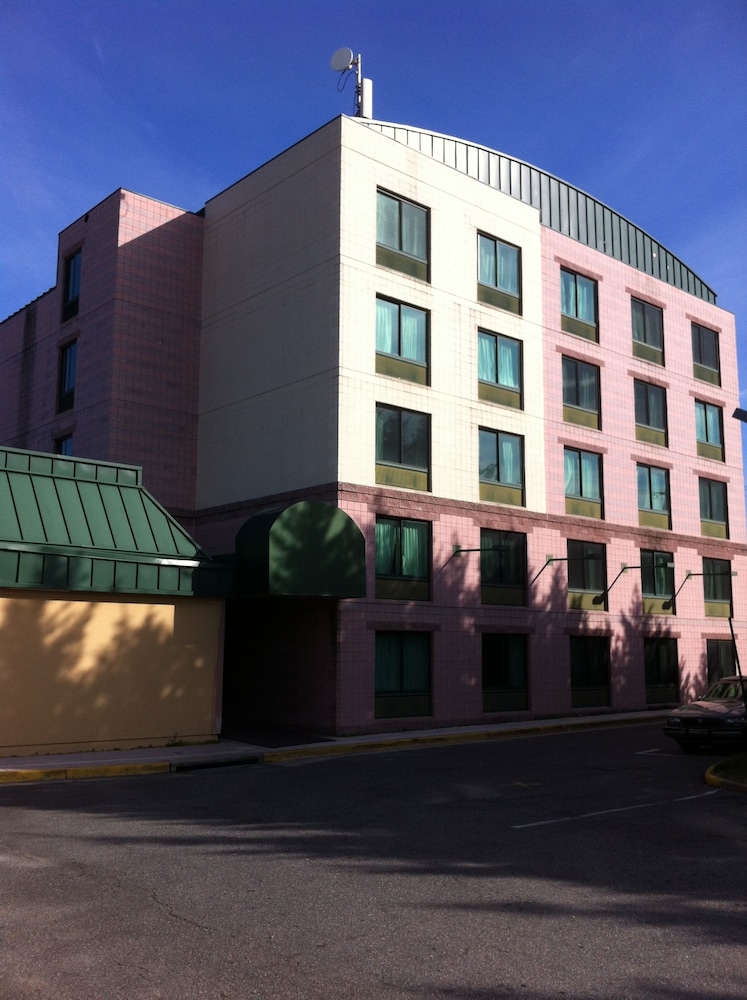 Laurel Vacations - Garden Inn - Property Image 2