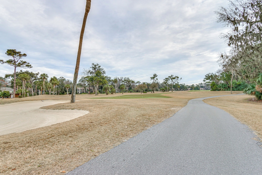 Walk to Community Beach: Coastal Carolina Condo