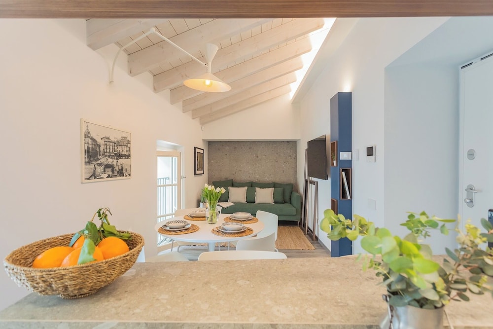 Muralto's Nest by Rent all Como