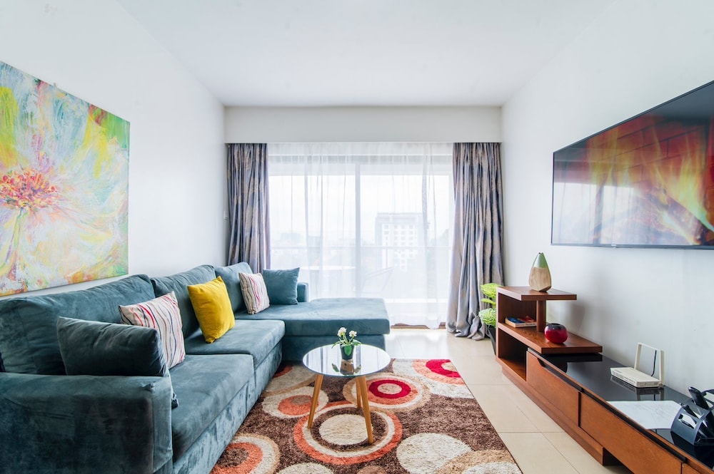 Astoria 1 BR with Gym &Pool In Lavington