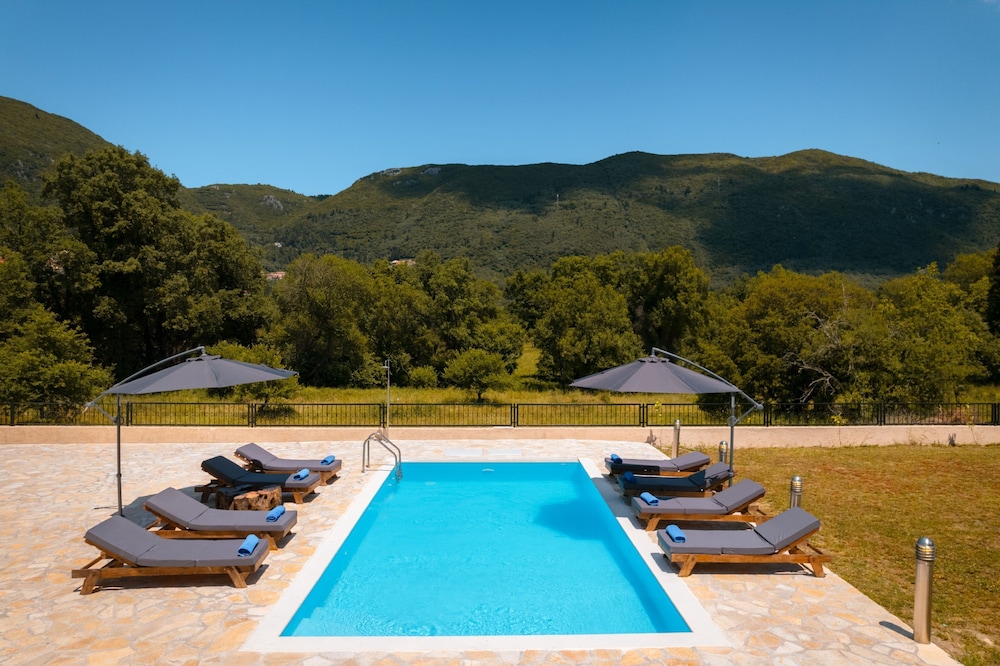 Elite Villa Dio in Ano Korakiana