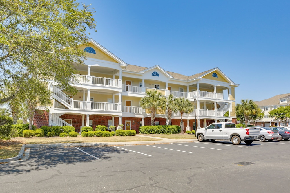 3 Mi to Barefoot Landing: Condo w/ 2 Pools!