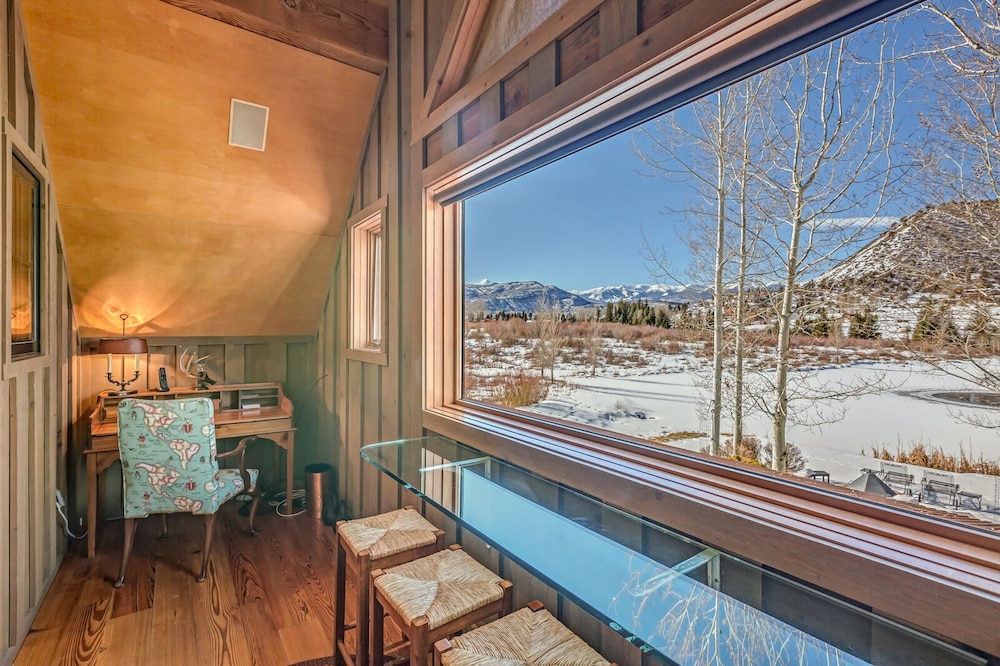 Twin Creeks Ranch Luxury Aspen Group Retreat 25-acres Guest House
