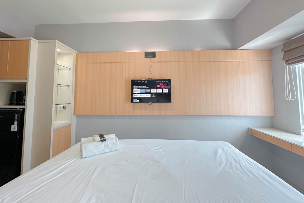Pleasant and Restful Studio at Orchard Supermall Mansion Apartment