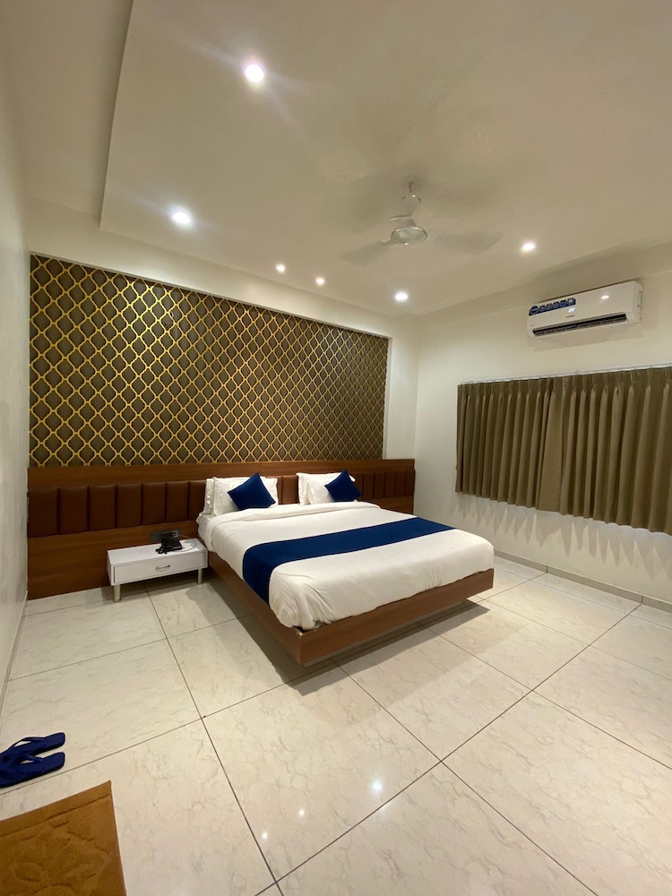 Vijaya Palace Resort