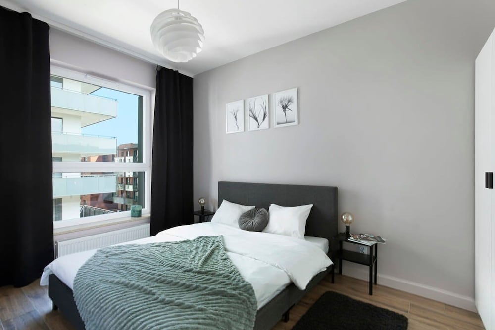 Elite Apartments Berry 2 Cozy Apartment Next to the Museum of World War Center