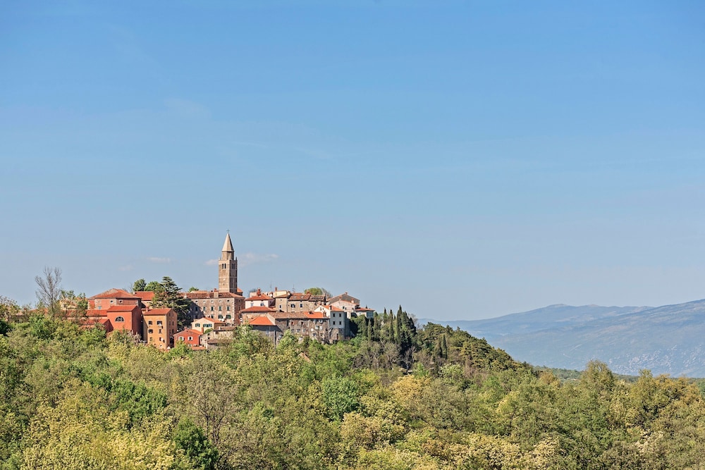 Villa Rosa Magica