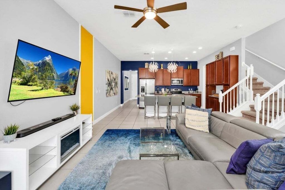 5 Bed Multiple Bunks Perfect For Kids With Pool! 5 Bedroom Townhouse