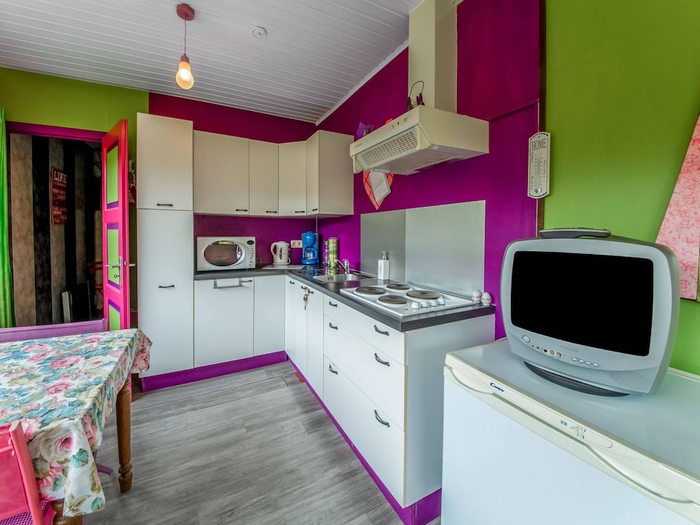 Lively Holiday Home With Garden, Barbecue, Garden Furniture