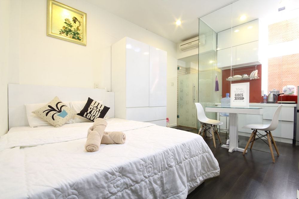Smiley Apartment 13 - Adults Only