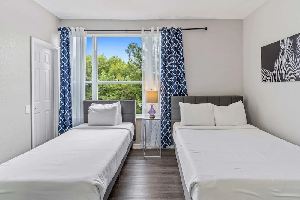 Vista Cay Swanky