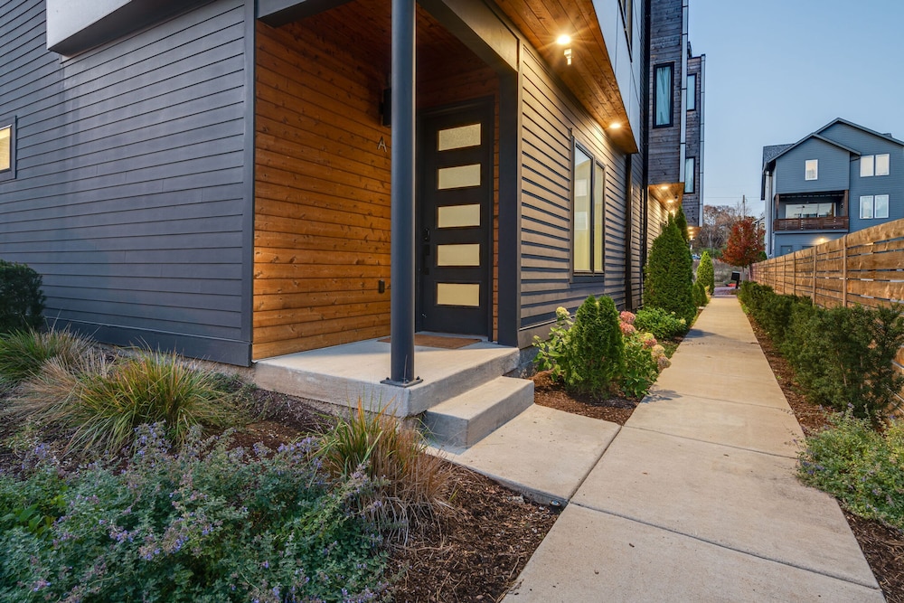 NEW 24 Guests 2 Rooftop Decks Near Downtown