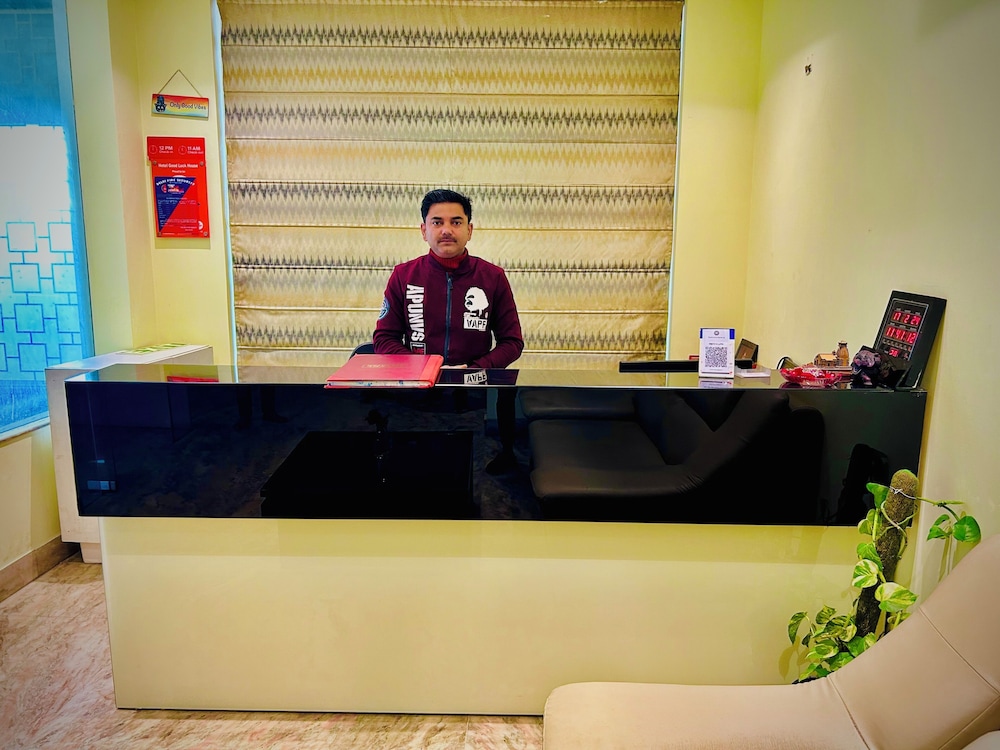 Hotel GoodLuck House Near Delhi Airport
