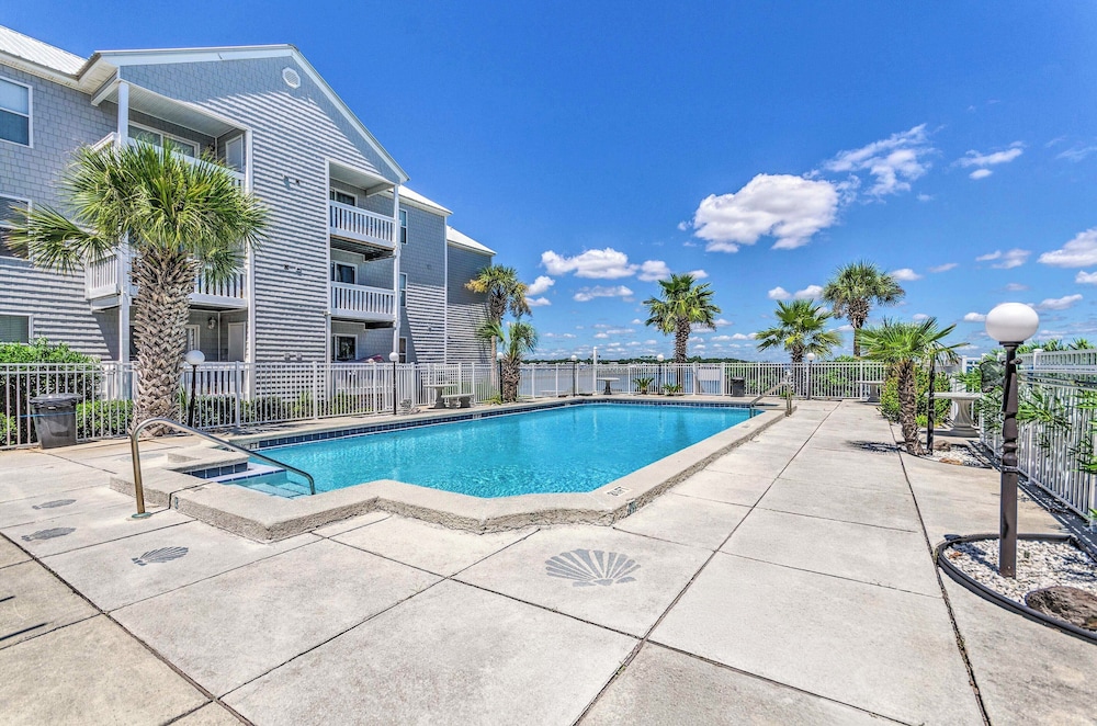 Family-friendly Fort Walton Beach Condo w/ Views