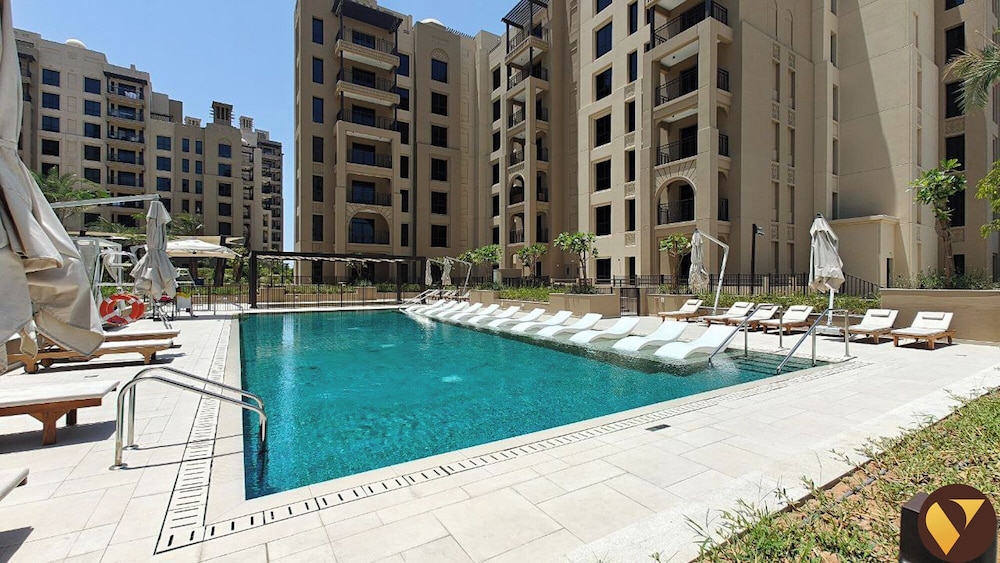 Elegant MJL Pool View Near Burj Al Arab