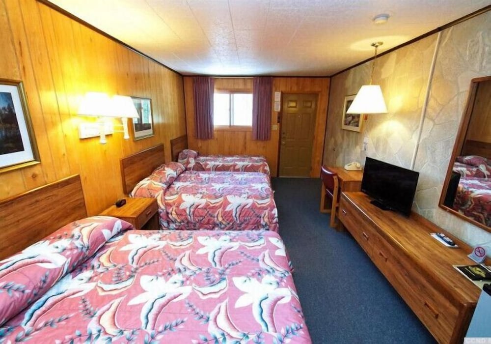 Red Ranch Motel