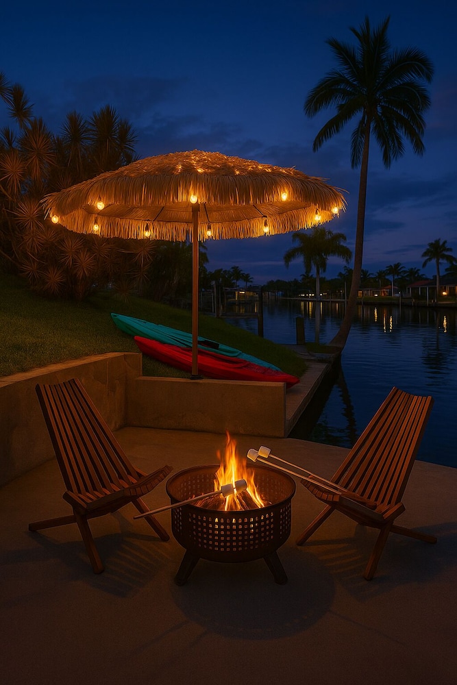 Seahorse Cove - Pool, Gulf Access & Tiki Bar 3 Bedroom Home