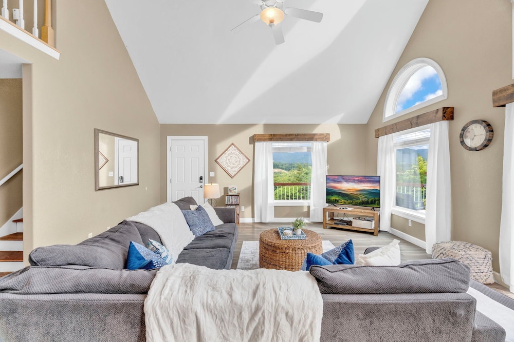 Cozy 3BR Lake Access w Sauna