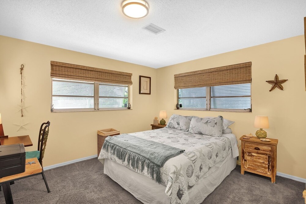 Delightful Vacation Home Located In The Popular Islamorada Neighborhood Of Port Antigua. 3 Bedroom Home by RedAwning
