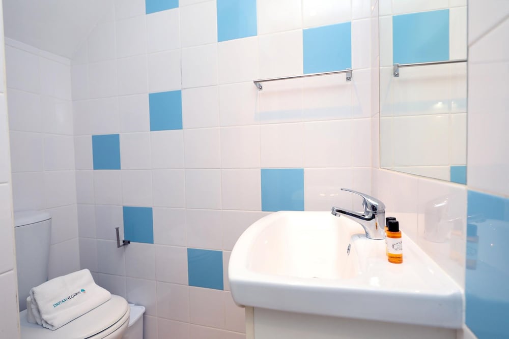 Z 01 - Bedroom 1 in Gil Vicente Guest Rooms