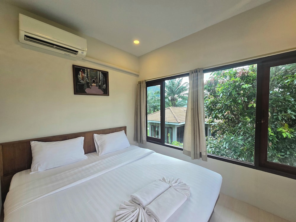 Krabi Green Hill Pool Villas