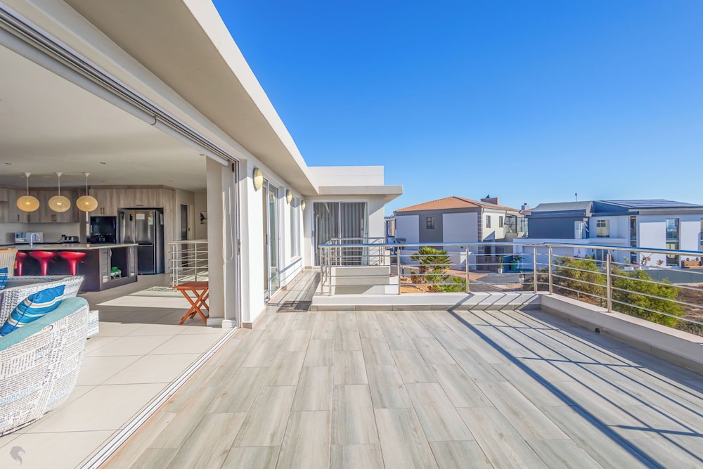 Seasons of Serenity, Langebaan 8-sleeper