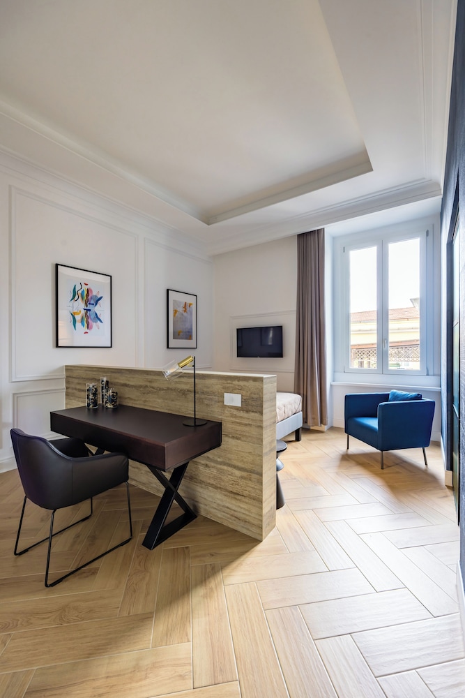 Chic Lifestyle Apartment