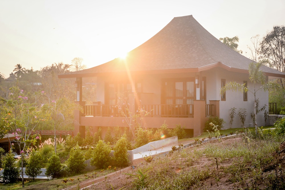 Phu Chom Mork Resort