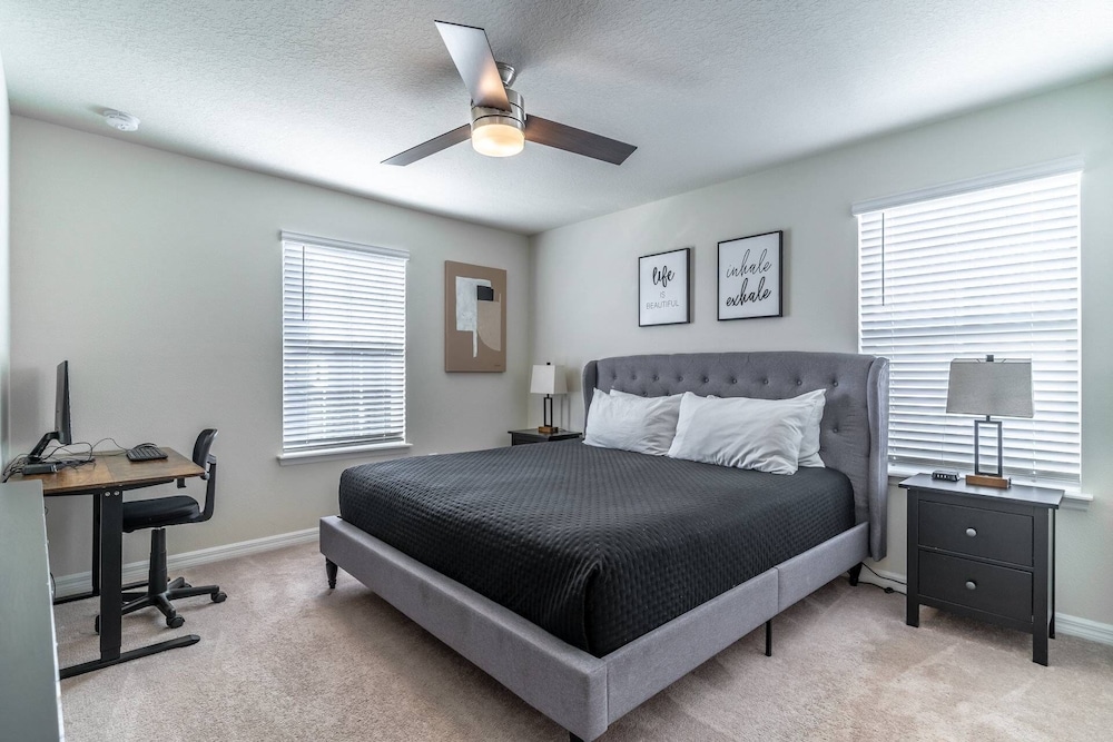 3285 Windsor Island