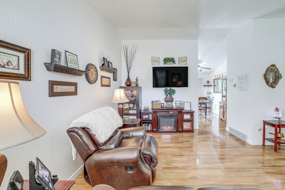 14 Mi to Meridian: Water-view Retreat w/ Patios!