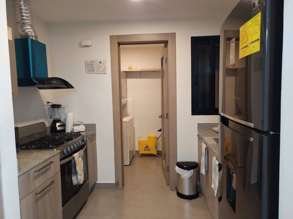 Luxury Condo 1 Br Pool Excellent Location