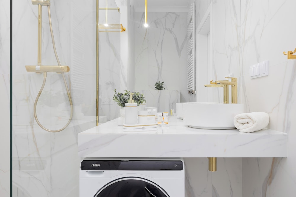 Grzybowska Elegant Apartment by Renters