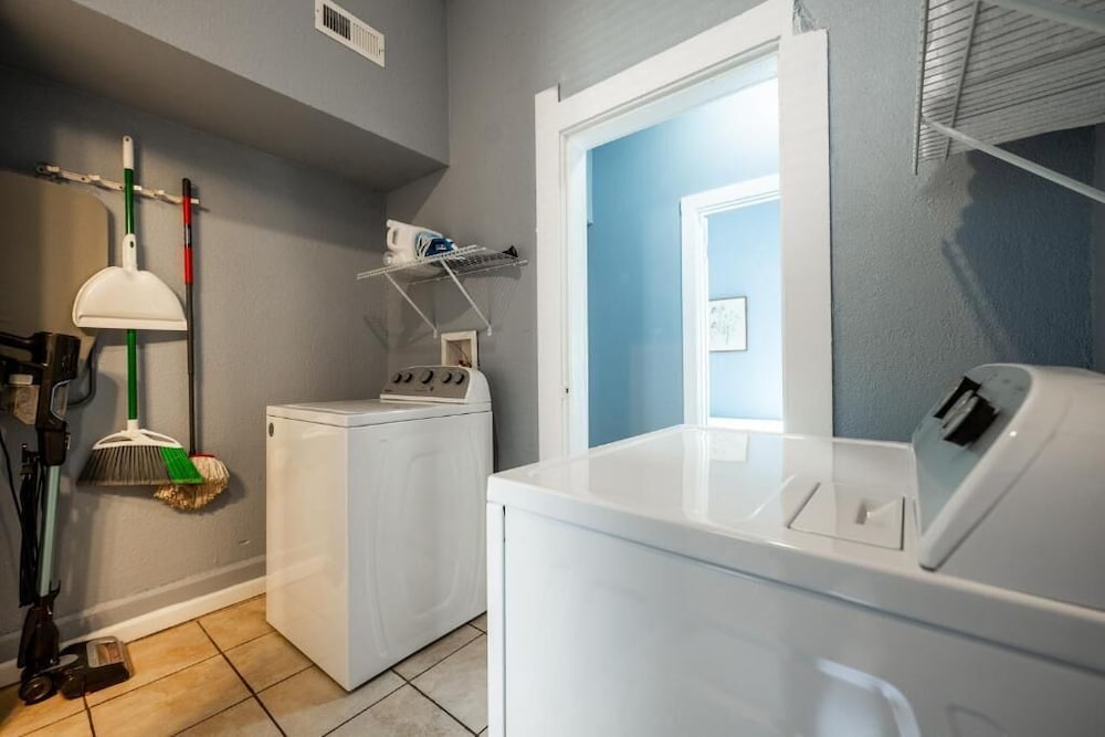 Affordable Quaint Retreat in Indianapolis