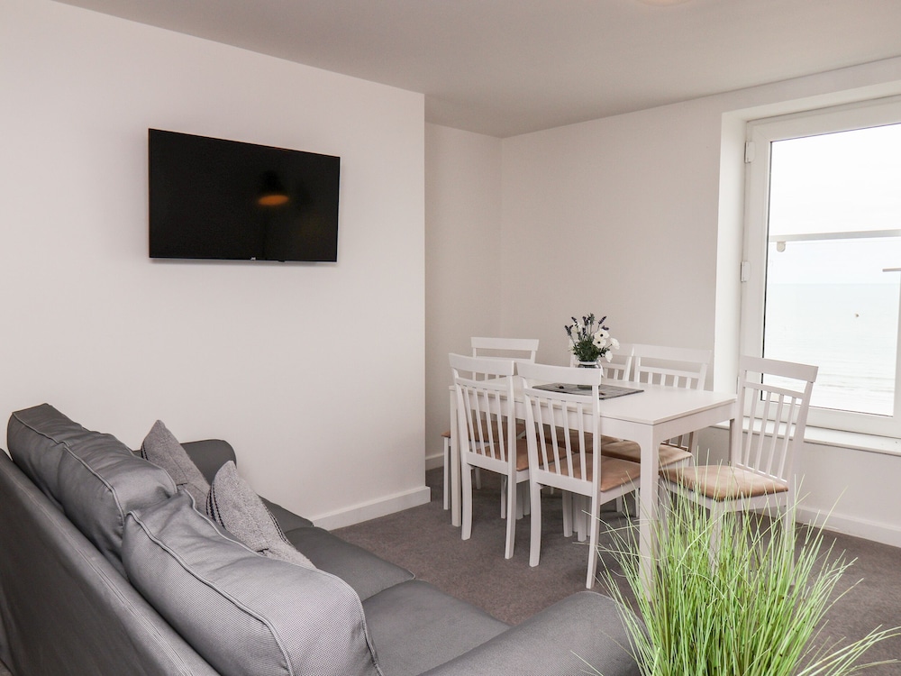 7 Seaview @ Bridlington Bay