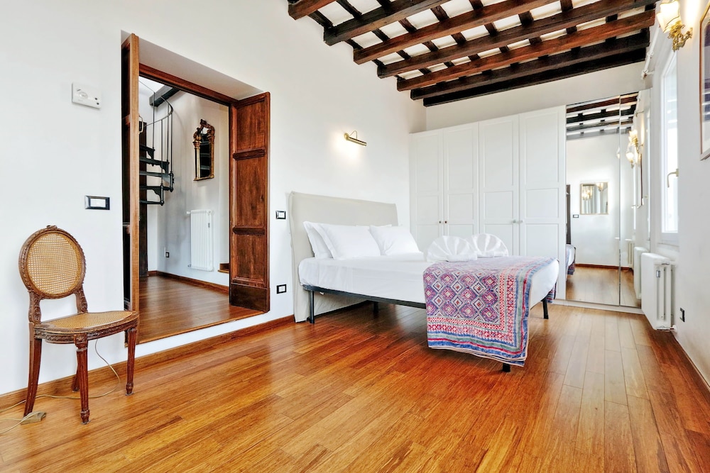 Garibaldi 2 - WR Apartments