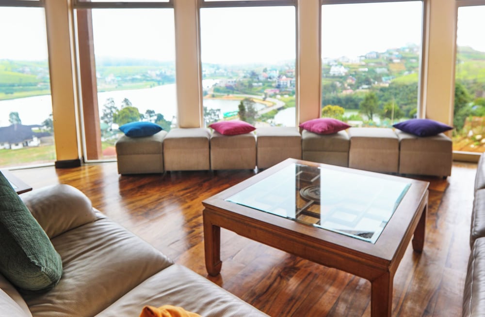 Yoho Villa Acacia