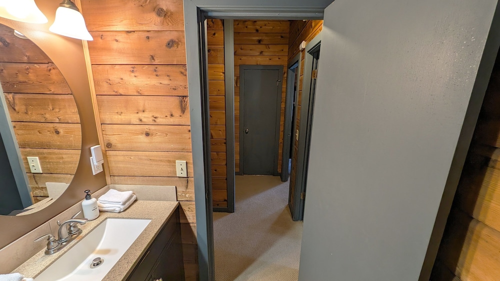 Lava Top 1 2 Bedroom Home