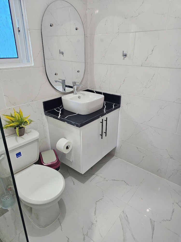 hermoso apartamento a 2 minutos de todo view 5