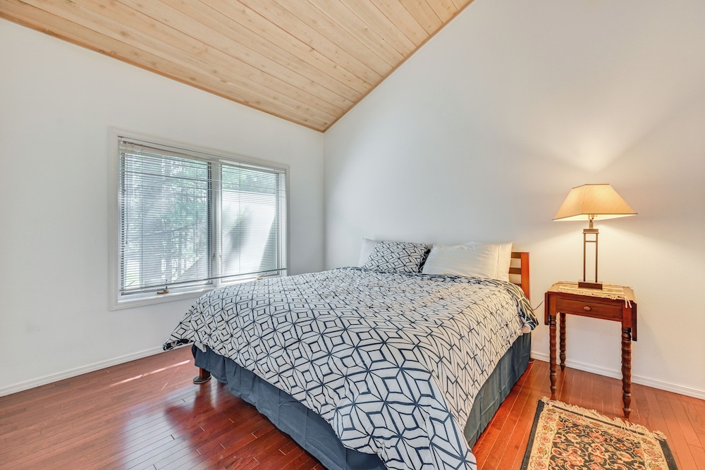 Forested Home in Flagstaff w/ Large Deck & Grill!