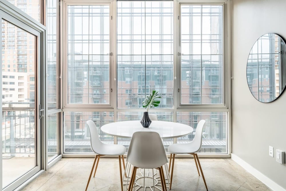 Austin Stylish 1BD 1BA Downtown Apartment