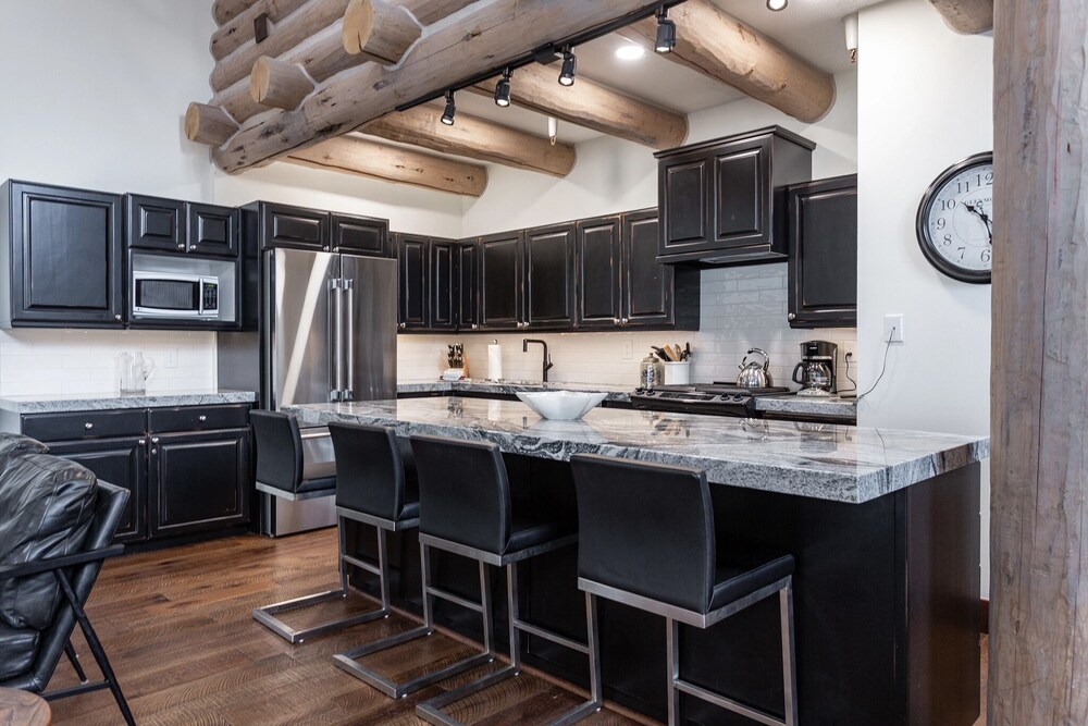 Pine Inn at Trail's End Lodge - Three Bedroom Residence with Den and Spa #5 3 Condo