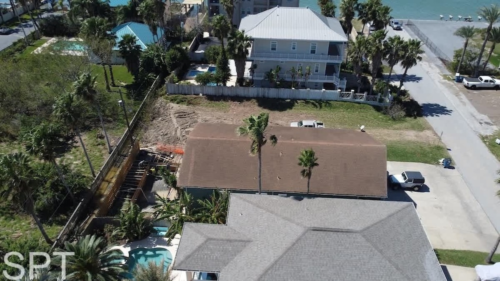 Large 3 Bedr Bay Views Pool Great Deck 3 Bedroom Condo