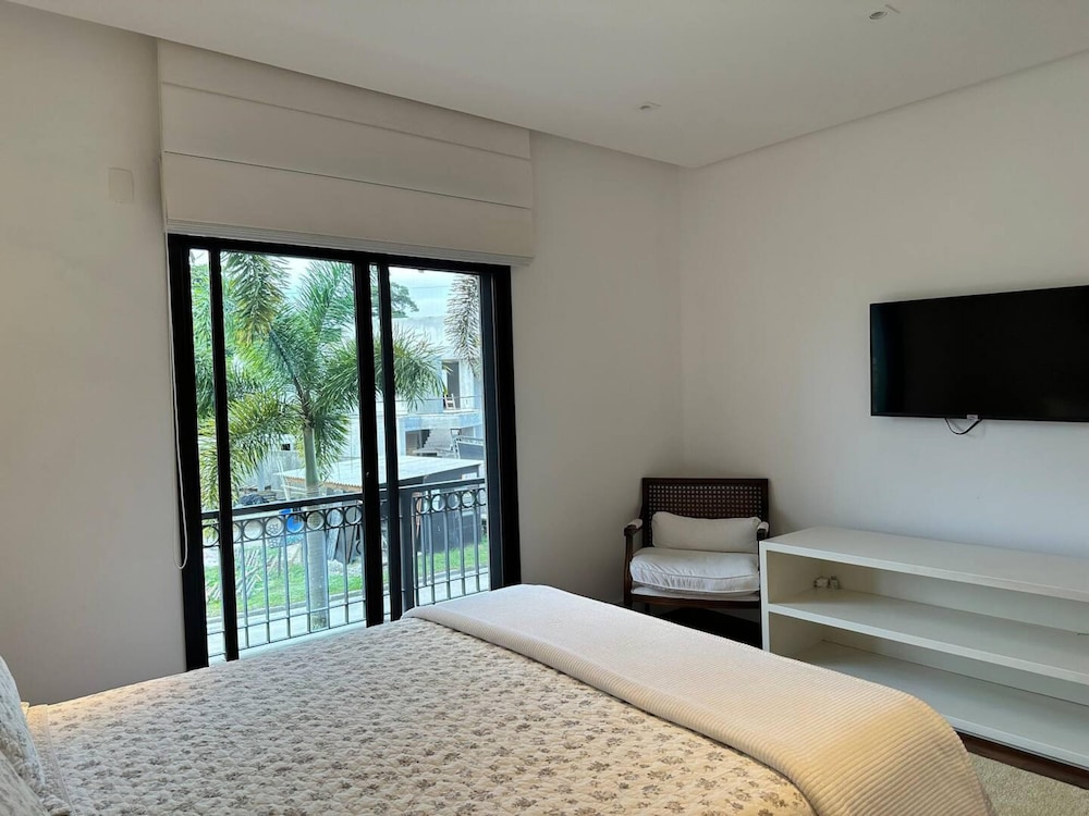 Mans o 6 Suites Riviera