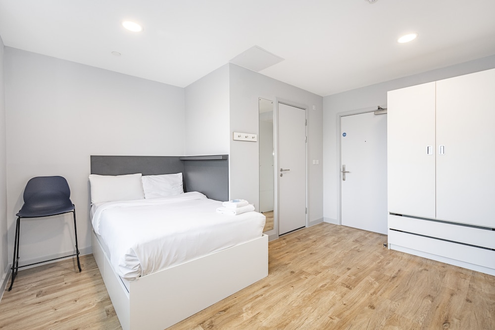 Modern Studios in Cardiff view 3