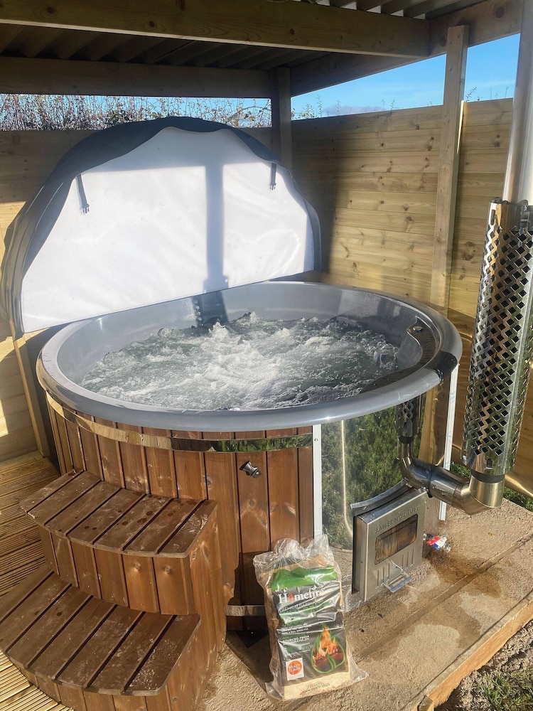 Hill View Cabin-private hot Tub-valley Views