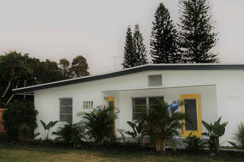 Siesta Surf Shack
