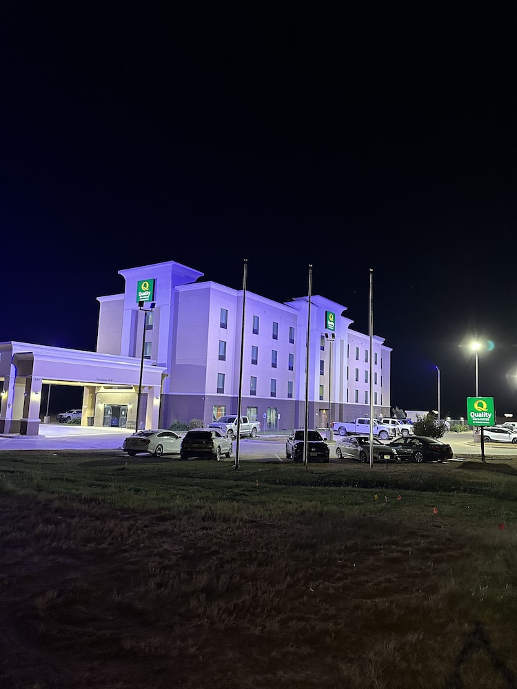 Quality Inn & Suites Pearsall