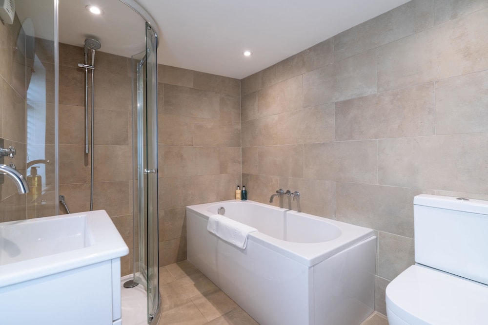Luxury Apartments - Montpellier Spa Road view 3