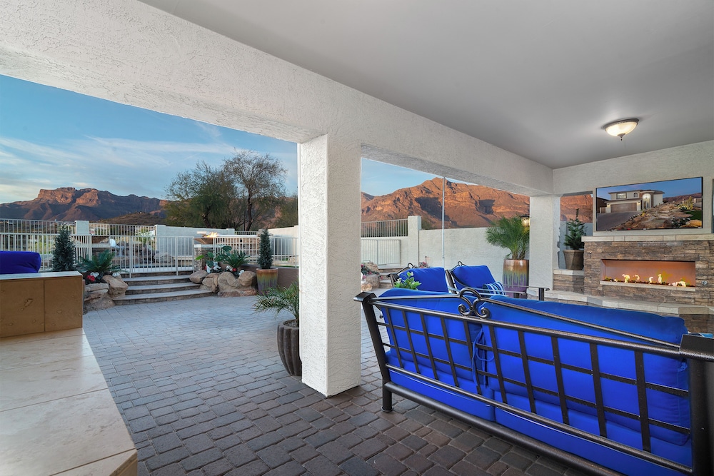 Breathtaking Family Retreat in Elite Gold Canyon!